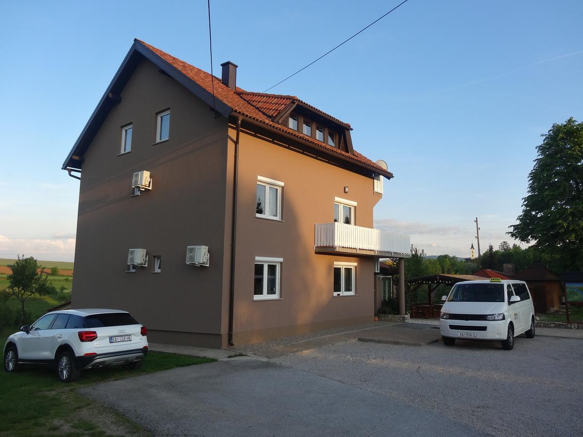 Apartments And Rooms Kristina Drežnik Grad Exteriér fotografie